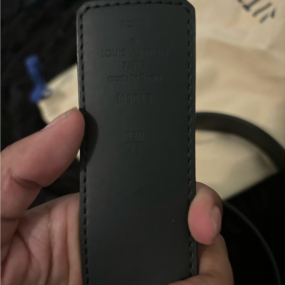 All black LV men’s belt !! Authentic - Picture 3 of 4